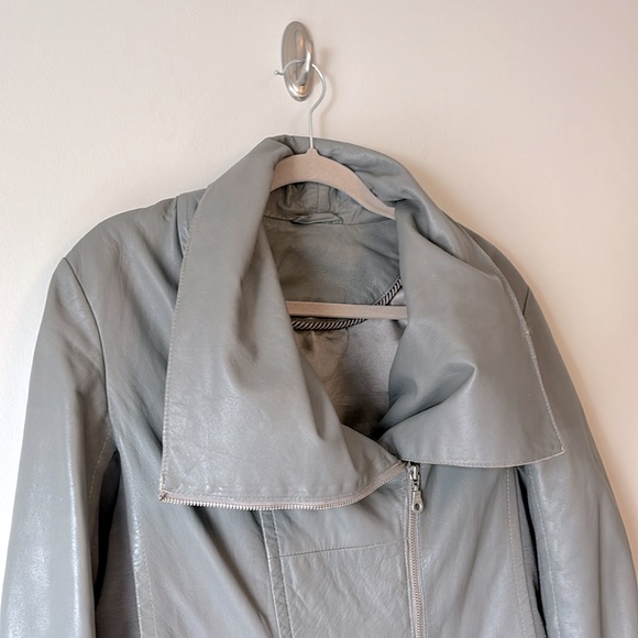 Buttery soft and versatile light grey leather jacket from Rudsak - Picture 2 of 8